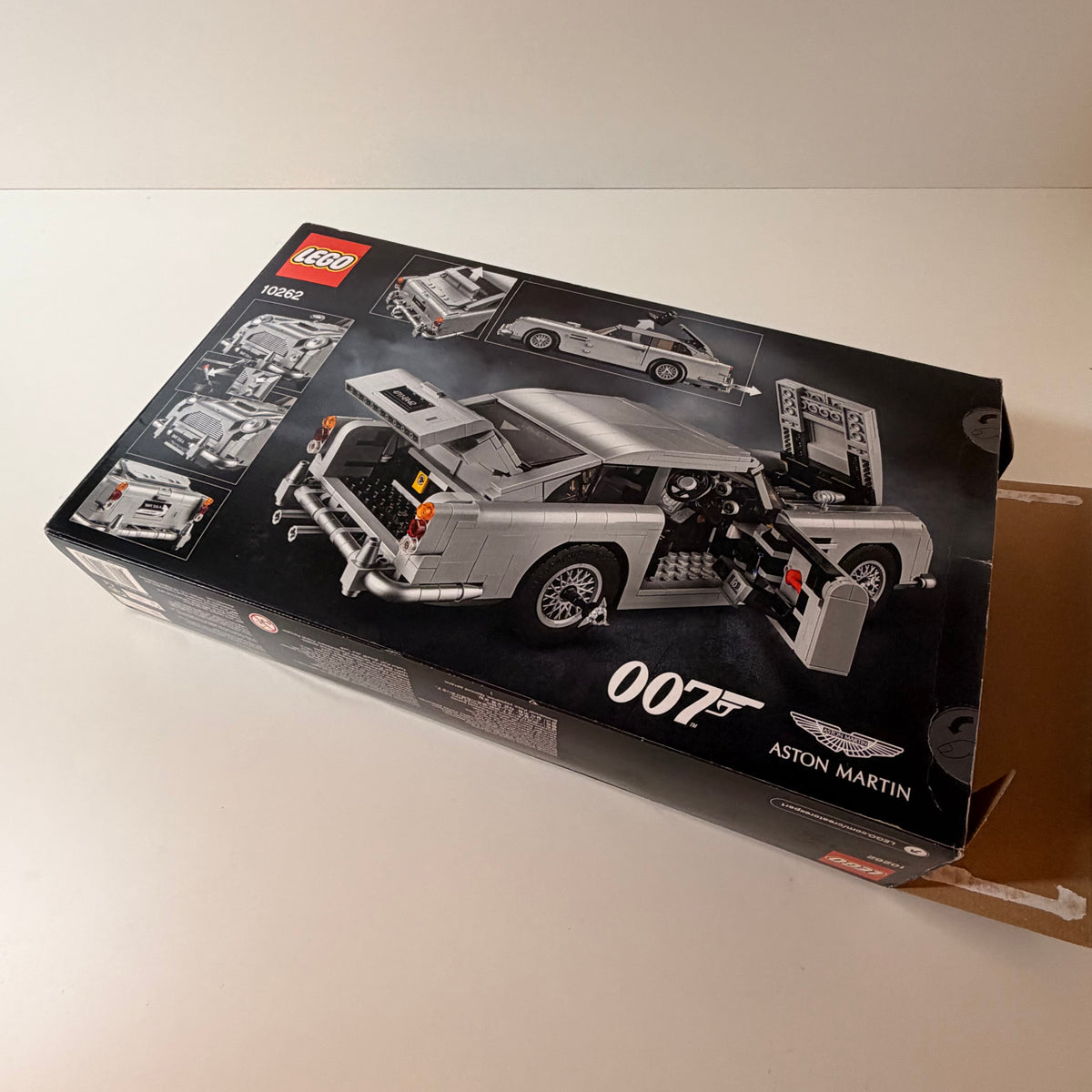 LEGO Creator Expert 10262 – James Bond™ Aston Martin DB5